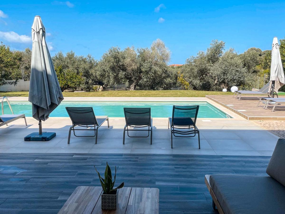 Villa Aelia I Modern & Ideal For Large Groups Galatás Buitenkant foto