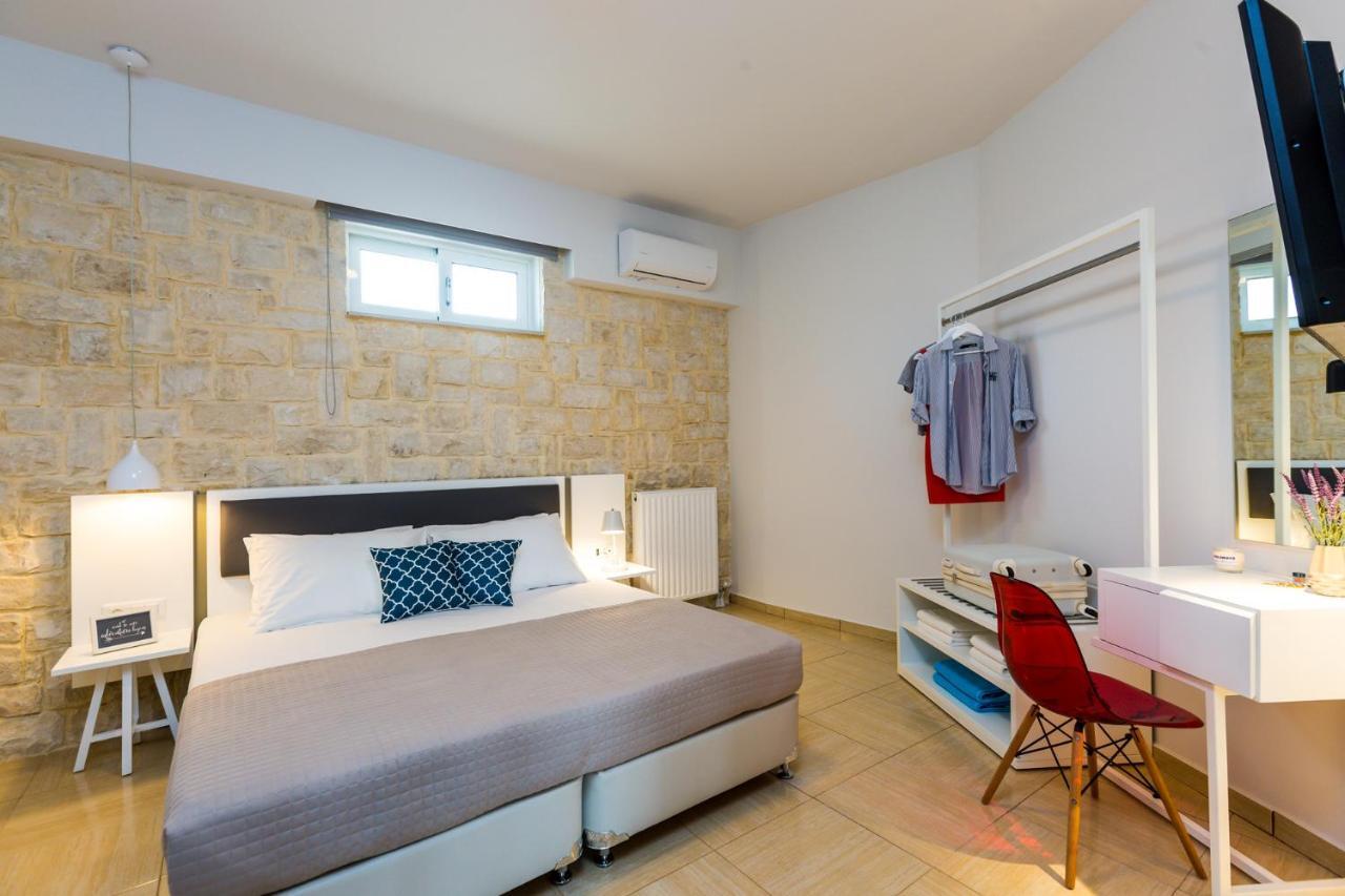 Villa Aelia I Modern & Ideal For Large Groups Galatás Buitenkant foto