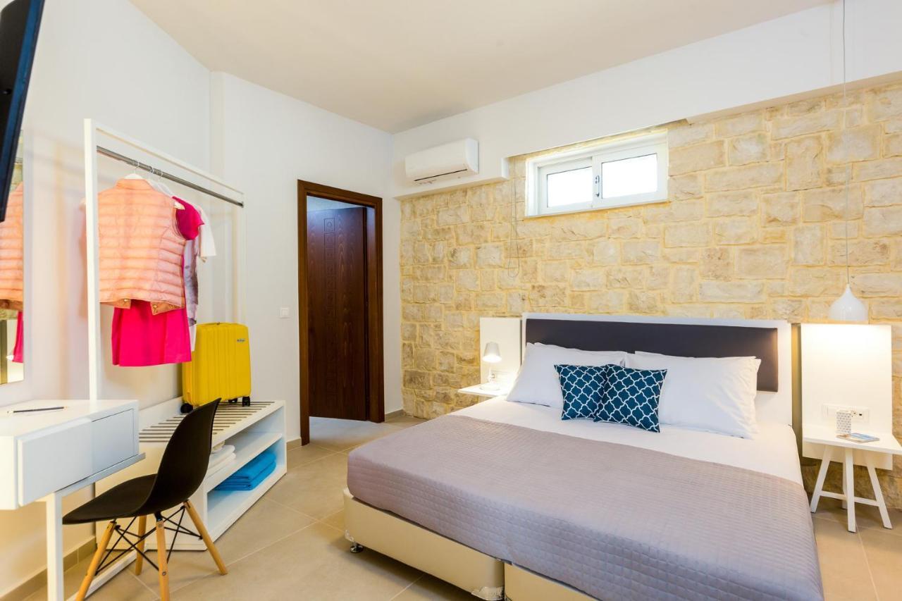 Villa Aelia I Modern & Ideal For Large Groups Galatás Buitenkant foto